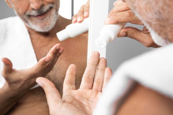 Cómo tener la piel del rostro hidratada: consejos para hombres